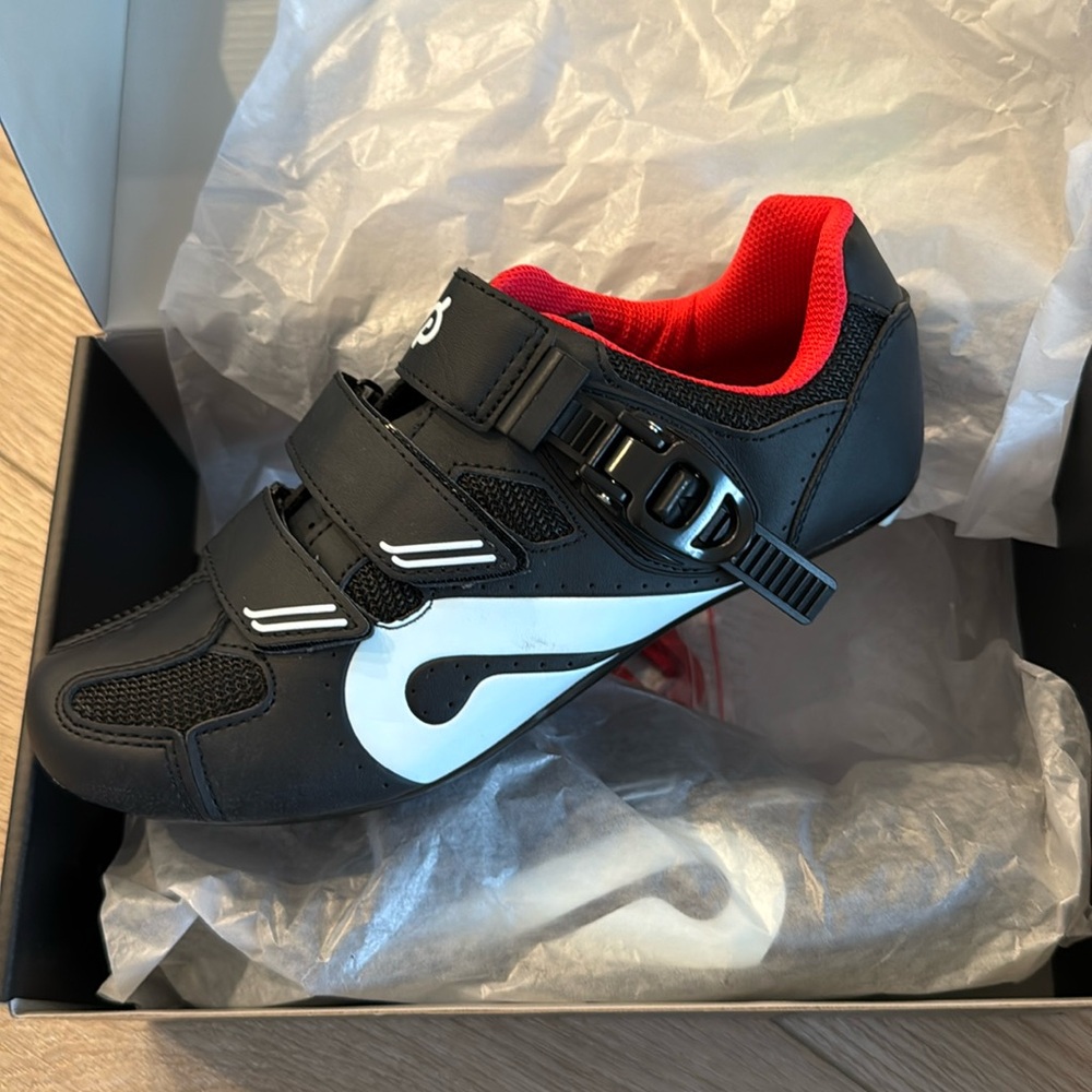 COPY - NEVER WORN Peloton Shoes